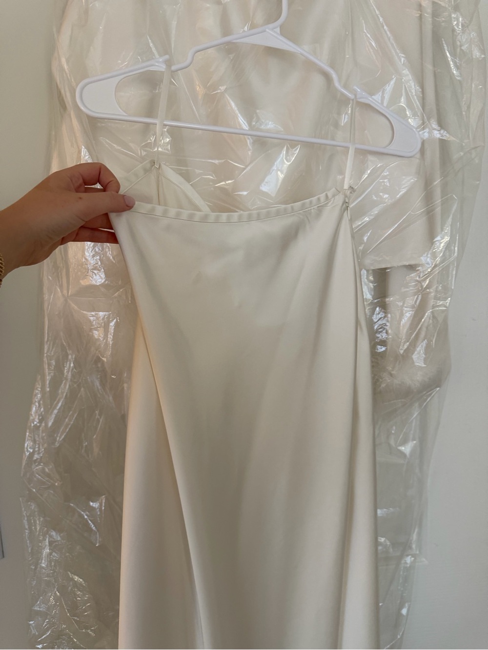 ANTONIO MELANI Ivory Satin Set with Feather Cuffs - Picture 9 of 15